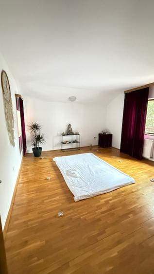 Casă individuală cu 3 camere cu Canalizare în Central