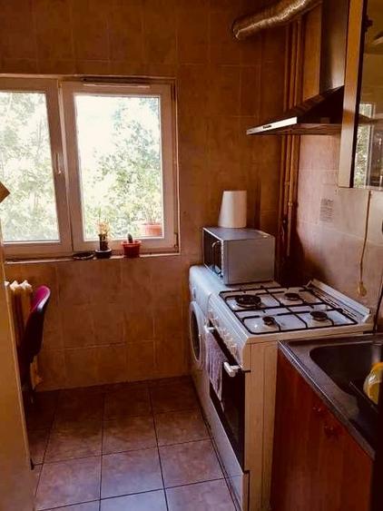 Garsonieră decomandată în Titan