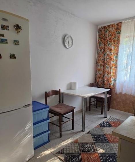 Apartament cu 2 camere, mobilat în Tomis Nord