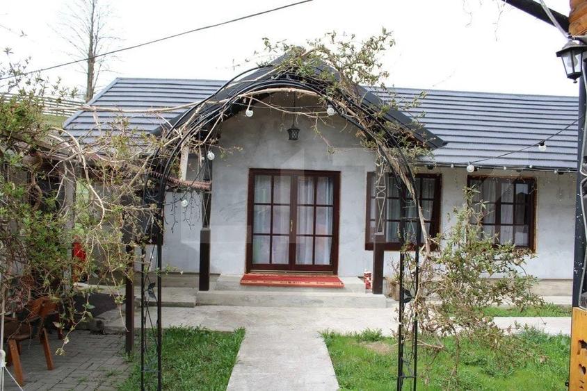 Casa de vacanta si anexe in  Stulpicani - 3