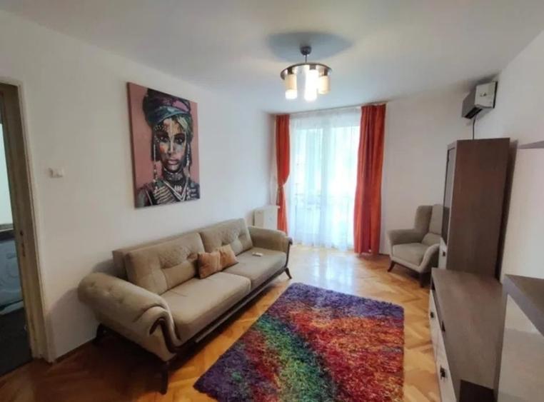 Apartament cu 3 camere decomandat, mobilat în Dristor