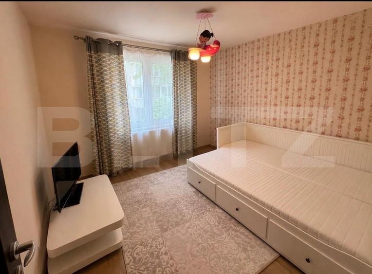Apartament cu 4 camere decomandat, mobilat în Tudor