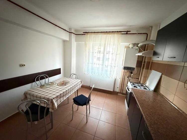 Apartament cu 2 camere decomandat, mobilat în Ultracentral