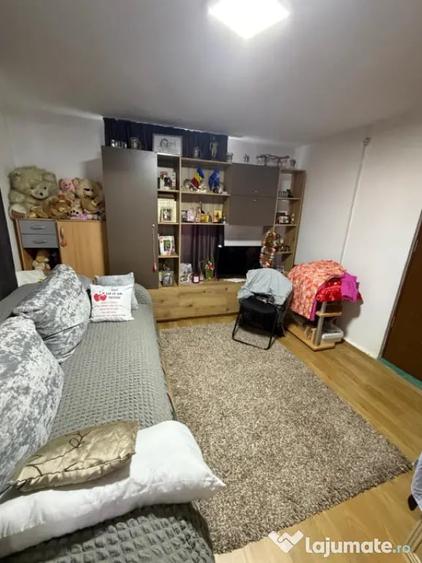 Casă cu 3 camere cu Teren 2330 Mp în Central