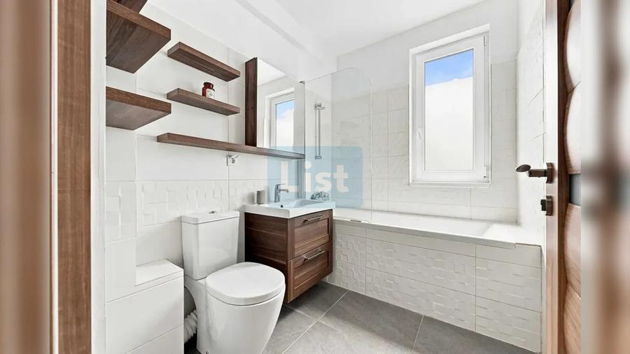 Apartament cu 3 camere semidecomandat în Valea Lupului