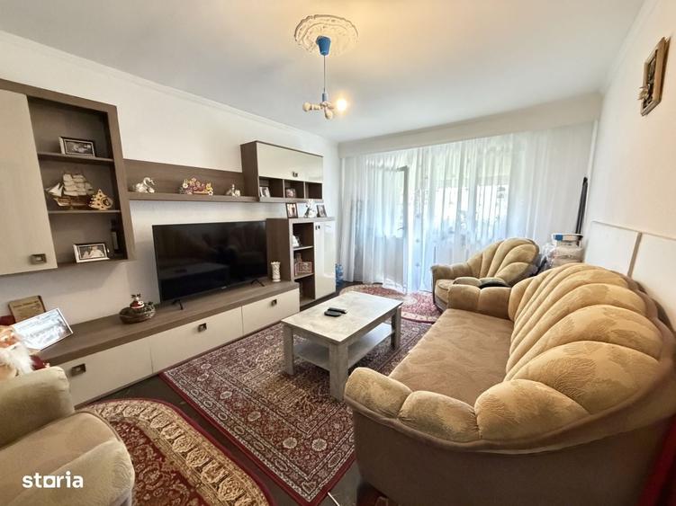 Apartament cu 3 camere decomandat în Central