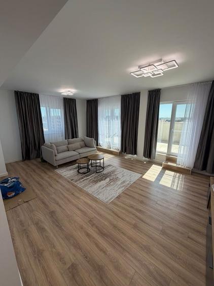 Apartament cu 2 camere decomandat, mobilat în Titan