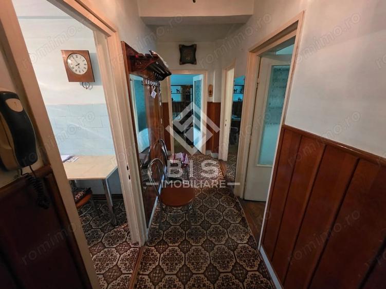 Apartament cu 3 camere decomandat în Sud