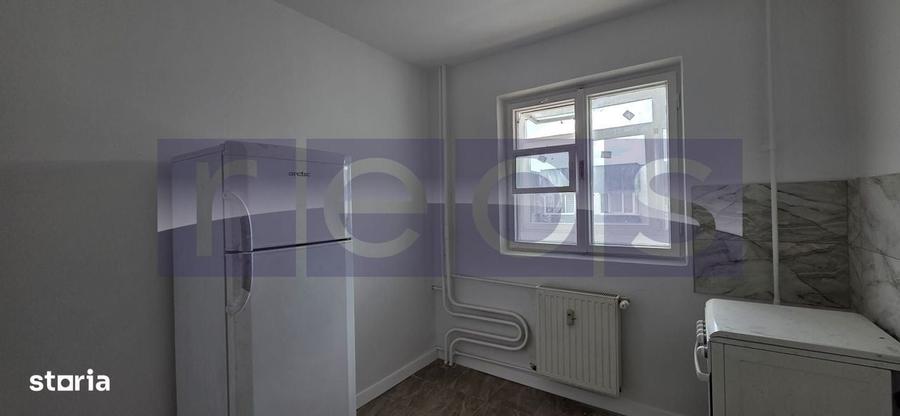 Apartament cu 3 camere decomandat în Dristor