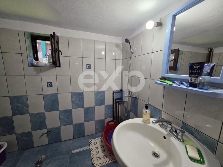 Casă individuală cu 6 camere cu Teren 789 Mp în Voineasa