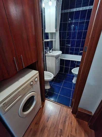 Apartament cu 4 camere decomandat în Exterior Vest