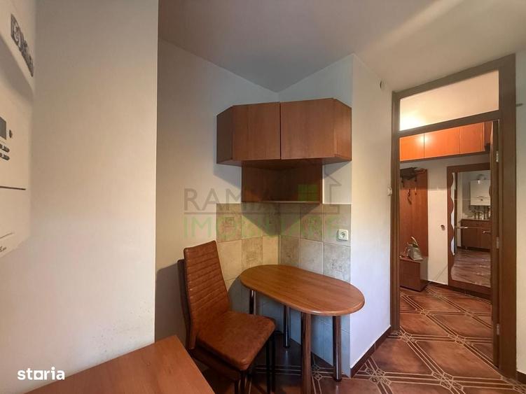 Apartament cu 4 camere decomandat în Triaj