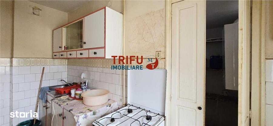 Apartament cu 3 camere decomandat în Cetate