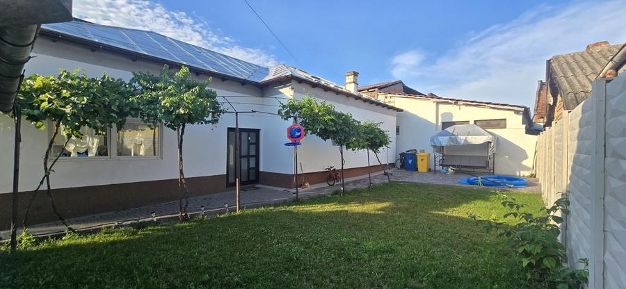 Casă cu 4 camere în Central