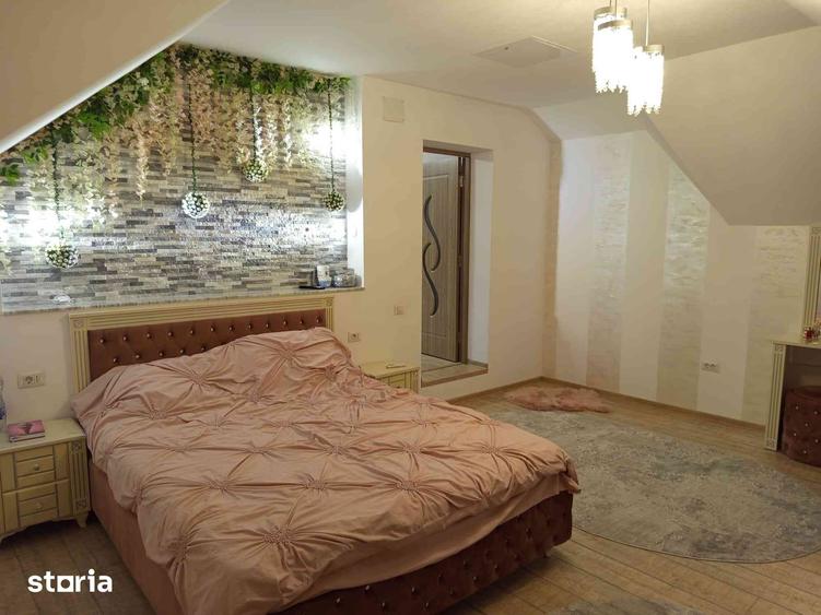 Casă cu 5 camere cu Teren 314 Mp în Central