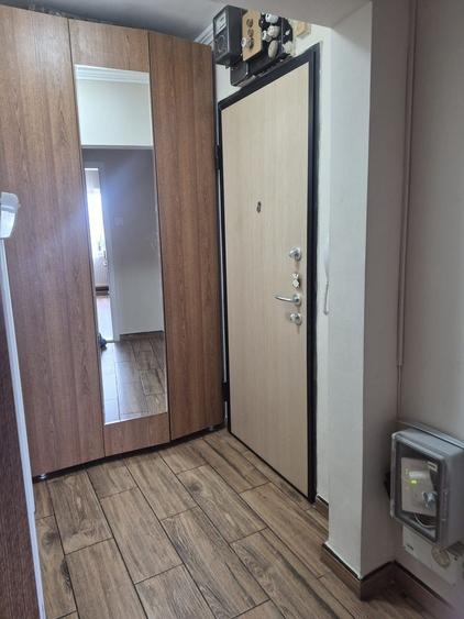 Apartament cu 3 camere decomandat, mobilat în Tomis III