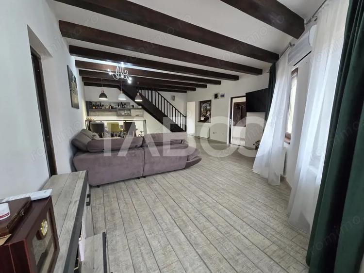 Apartament cu 4 camere decomandat, mobilat în Central