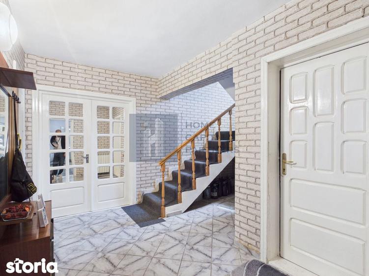 Casă cu 6 camere cu Teren 1690 Mp în Gruiu