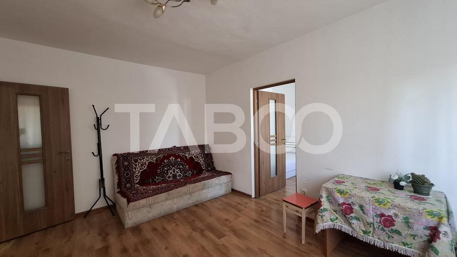 Apartament cu 2 camere semidecomandat, mobilat în Mihai Viteazul