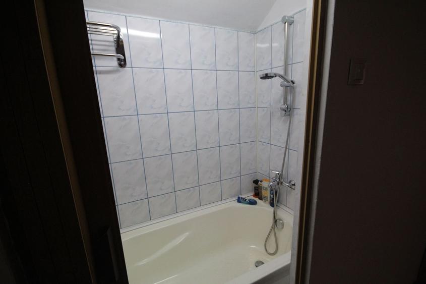 Casă individuală cu 5 camere cu Canalizare în Mehala