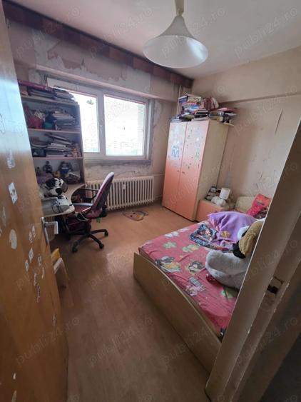 Apartament cu 4 camere decomandat în Berceni