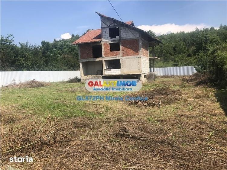 Casă cu 6 camere cu Teren 1513 Mp în Cornu