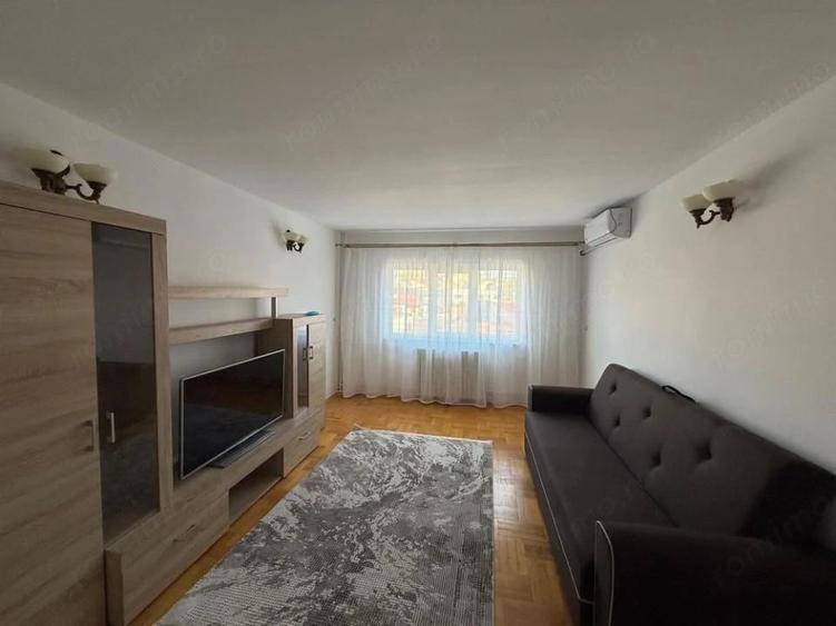 Apartament cu 2 camere decomandat, mobilat în Trocadero