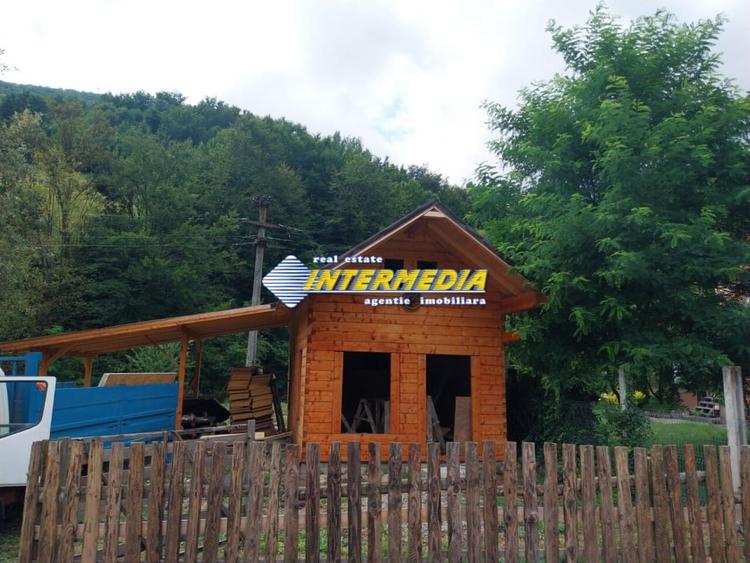 Casă individuală cu 3 camere cu Teren 900 Mp în Lunca Ampoiței