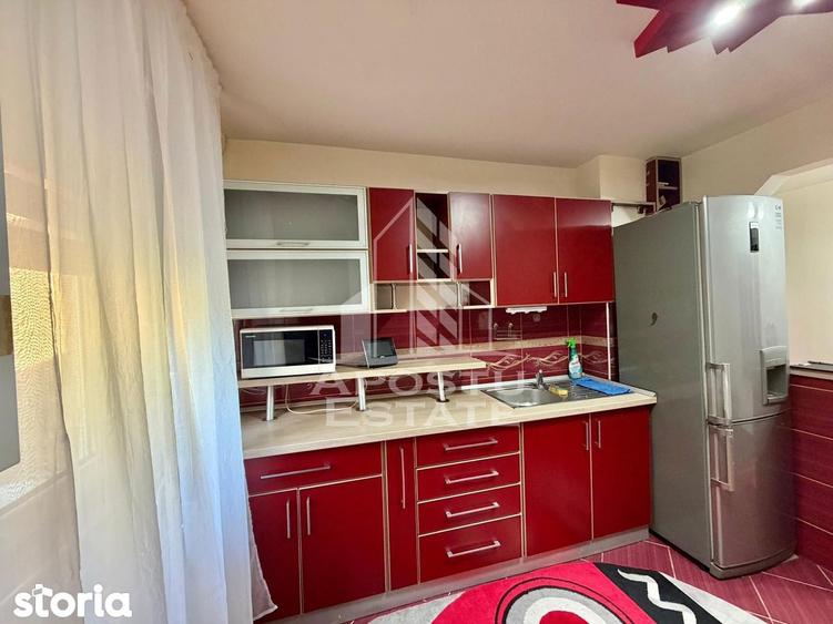 Apartament cu 3 camere, mobilat în Girocului
