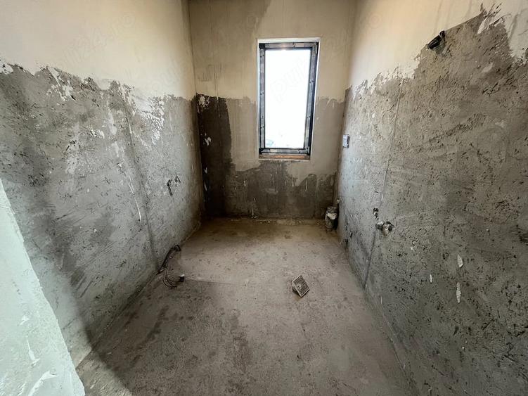 Casă cu Teren 250 Mp în Central