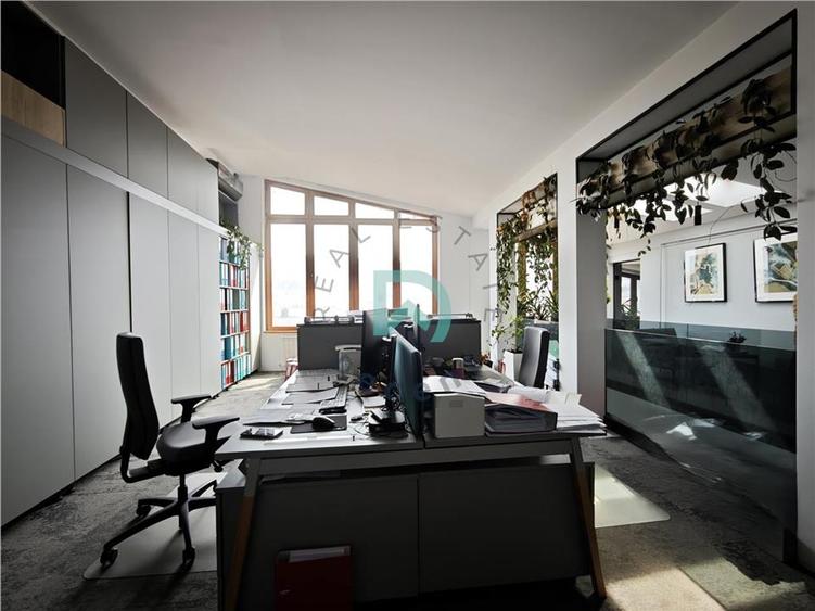 Apartament cu 4 camere decomandat în Brașovul Vechi