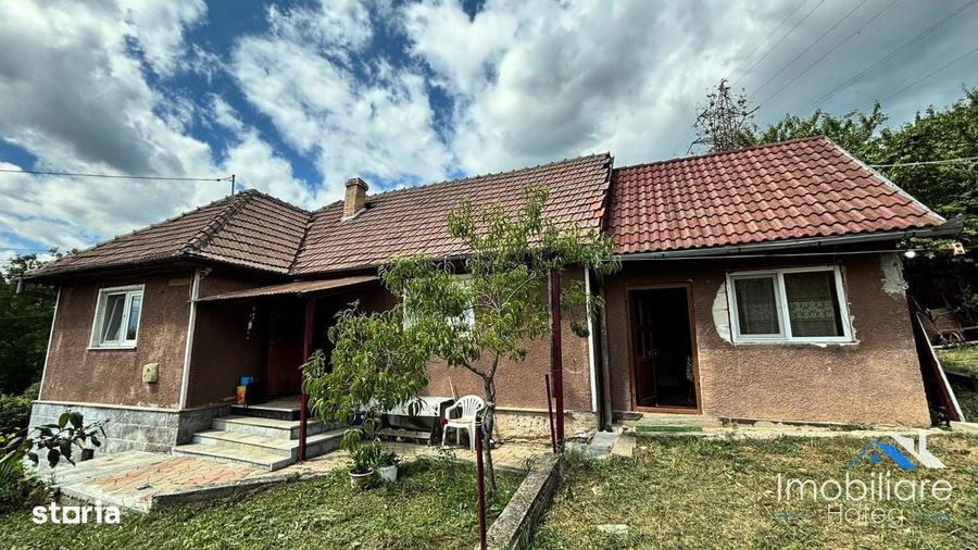 Casă cu 3 camere în Petros