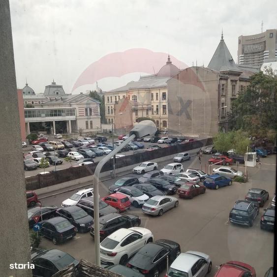 Garsonieră decomandată în Universitate