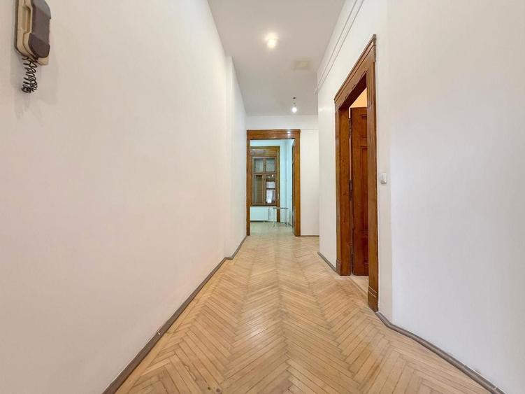 Apartament cu 4 camere decomandat, mobilat în Ultracentral