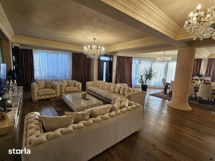 Casă cu 8 camere cu Teren 800 Mp în Plaiul Vulcanești