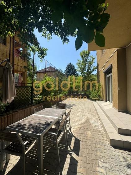 Apartament cu 4 camere semidecomandat, mobilat în Iancu Nicolae