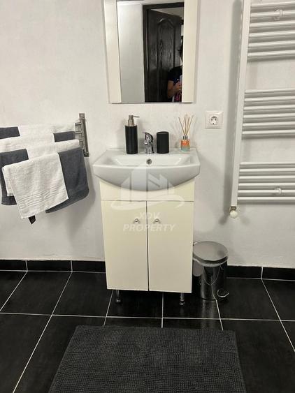 Apartament cu 3 camere semidecomandat, mobilat în Ultracentral
