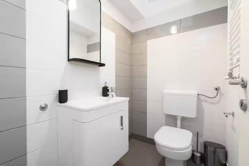 Apartament cu 3 camere decomandat, mobilat în Dorobanți