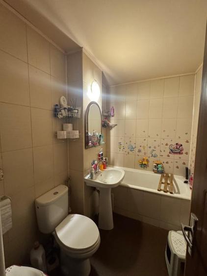 Apartament doua camere decomandat ,Brazda ,etaj 1 - 11