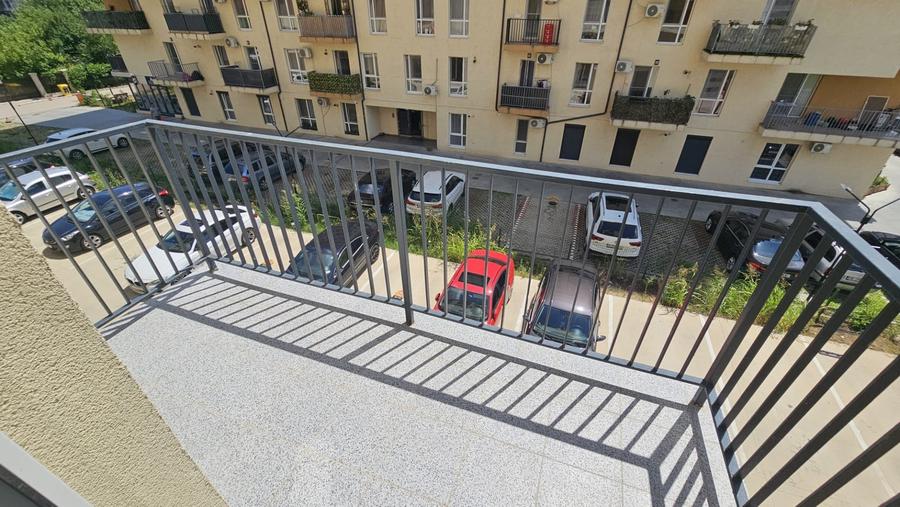Apartament cu 3 camere decomandat în Berceni