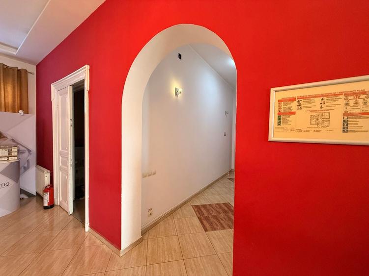 Casă individuală cu 31 camere cu Teren 1030 Mp în Calea Călărașilor