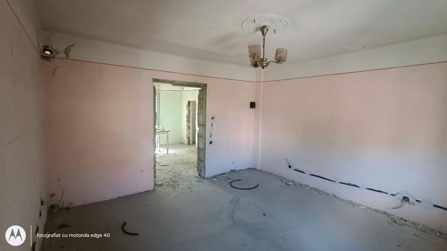 Casă cu 5 camere cu Teren 700 Mp în Gării