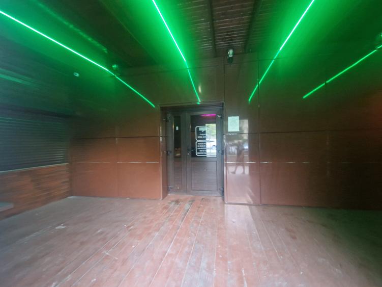 Spațiu comercial, de 250 mp, în Sud