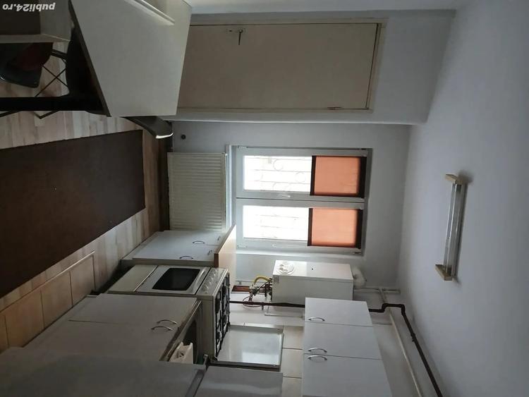 Apartament cu 2 camere decomandat în Corina