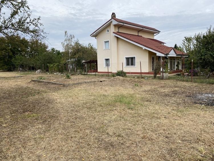 Teren Construcții intravilan de 4471 mp, în Izvorani