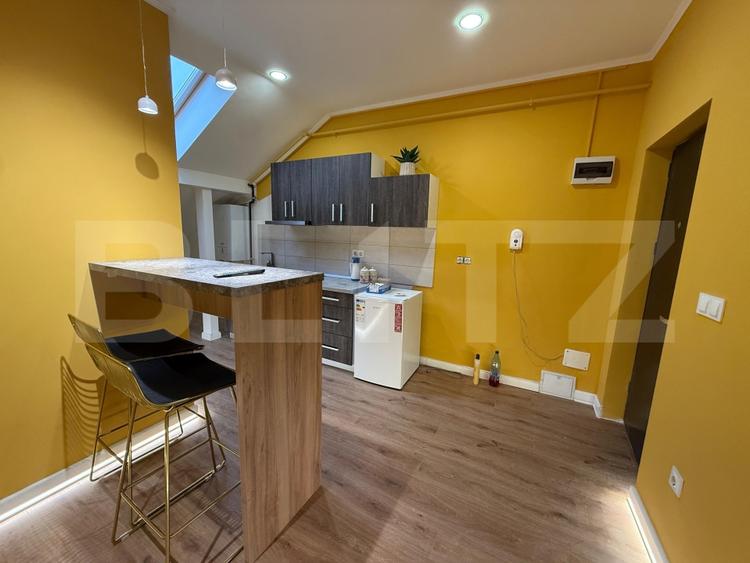 Apartament cu 3 camere decomandat, mobilat în Semicentral