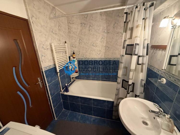 Apartament cu 3 camere decomandat, mobilat în Babadag