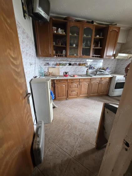 Apartament cu 4 camere decomandat în Berceni