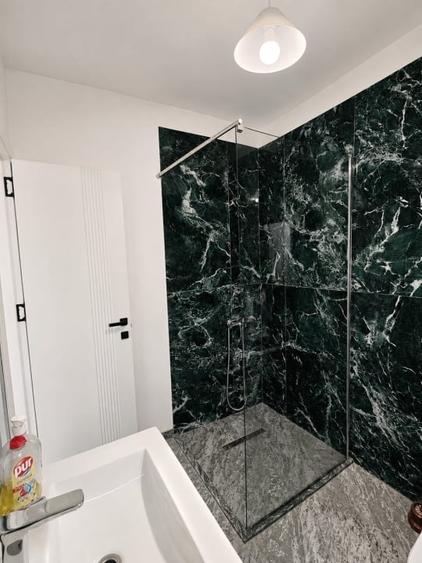 Apartament cu 4 camere semidecomandat, mobilat în Rediu