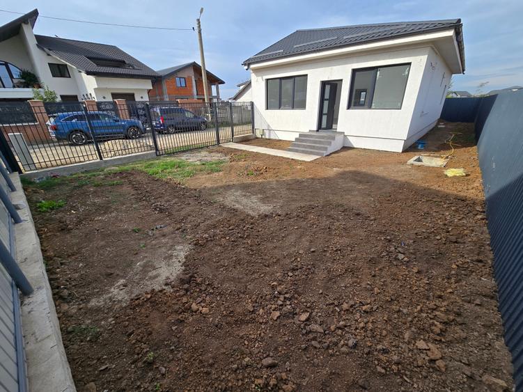 Casă cu 3 camere cu Teren 250 Mp în Pantelimon